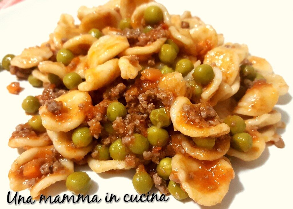 Orecchiette al ragù di carne e piselli