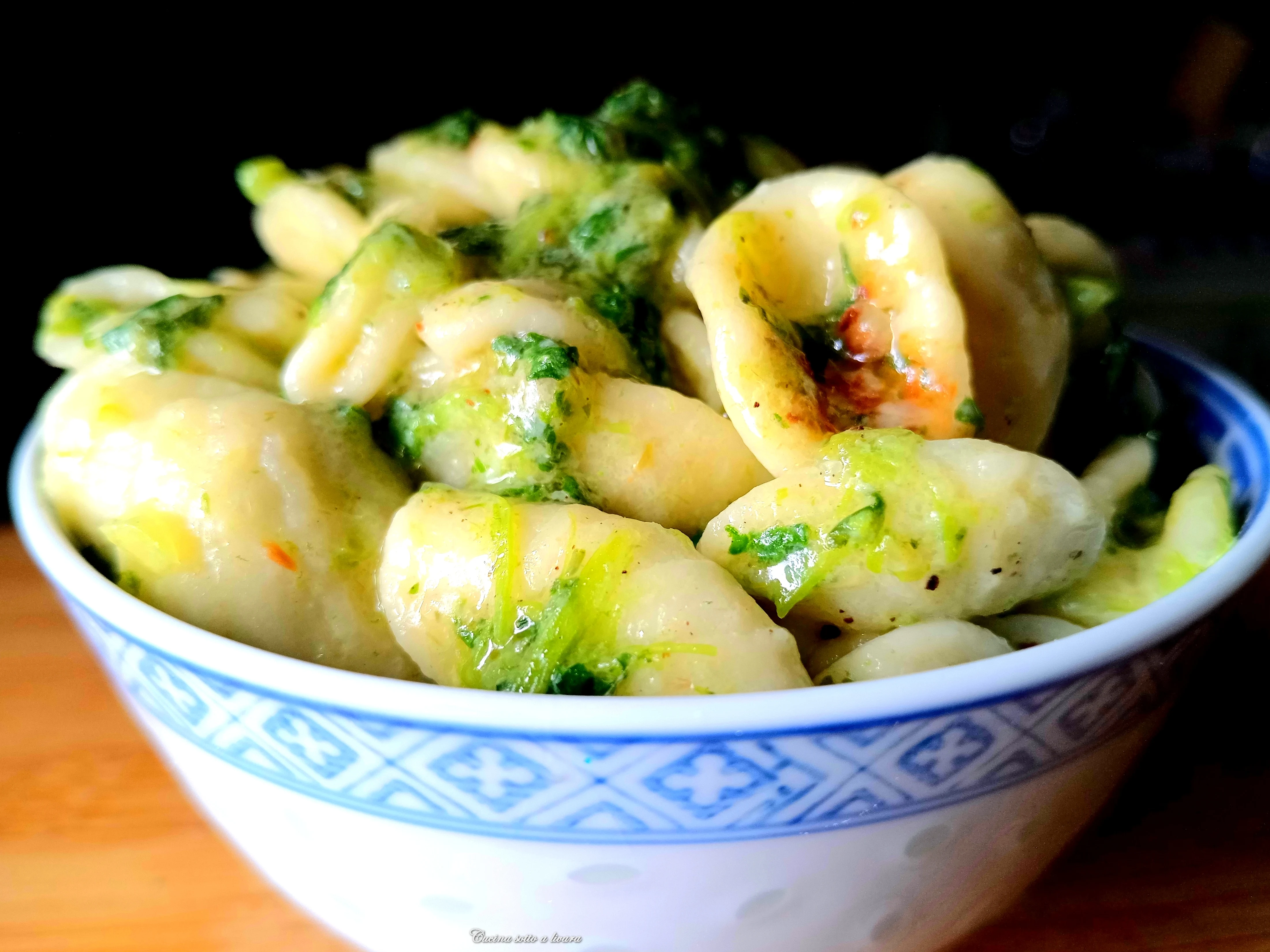 Orecchiette ,cavolo nero ,alici e pecorino