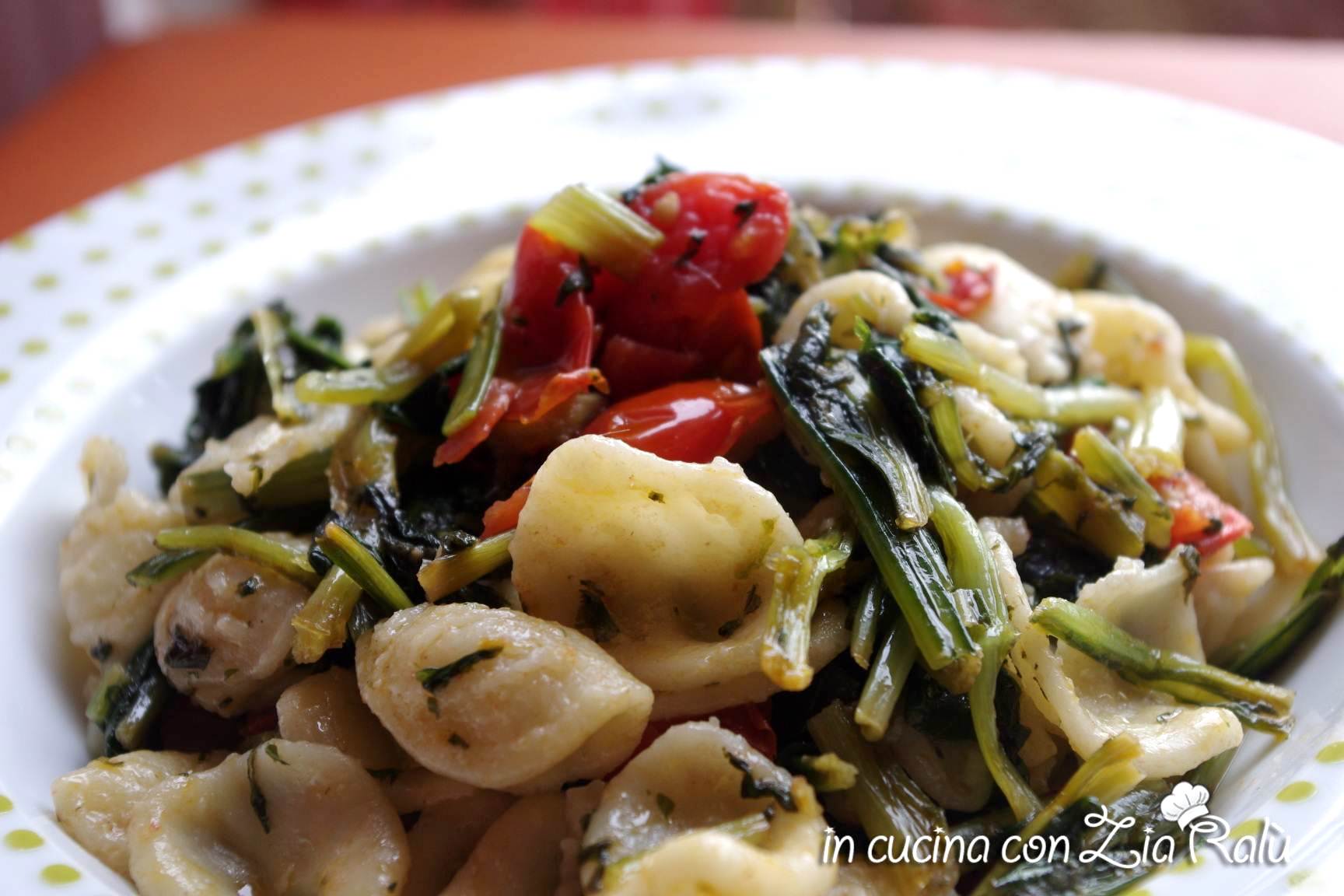 Orecchiette cicoria e pomodorini