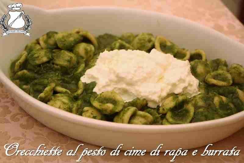 Orecchiette con pesto di cime di rapa e cuore di burrata