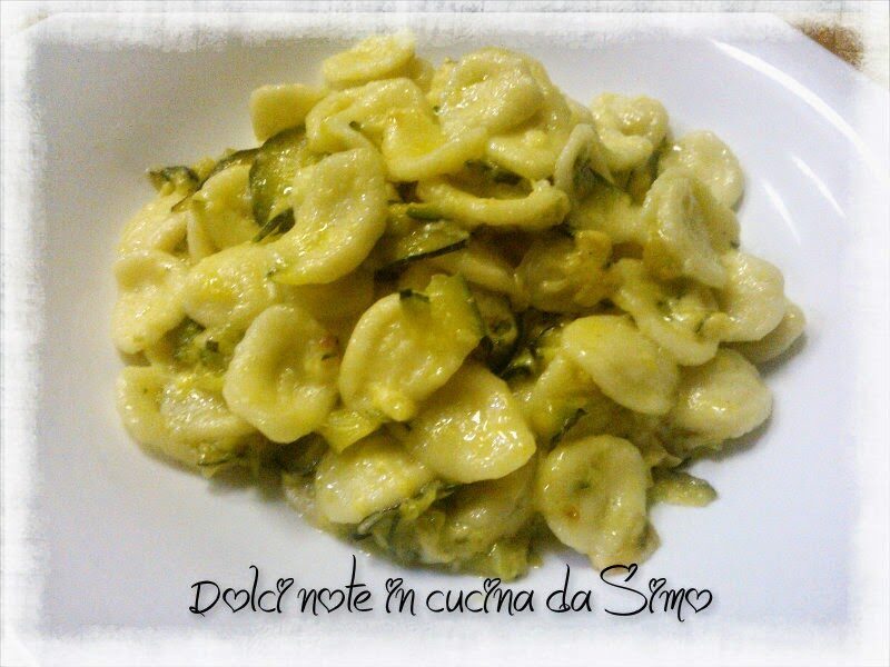 Orecchiette cremose zucchine e caciotta