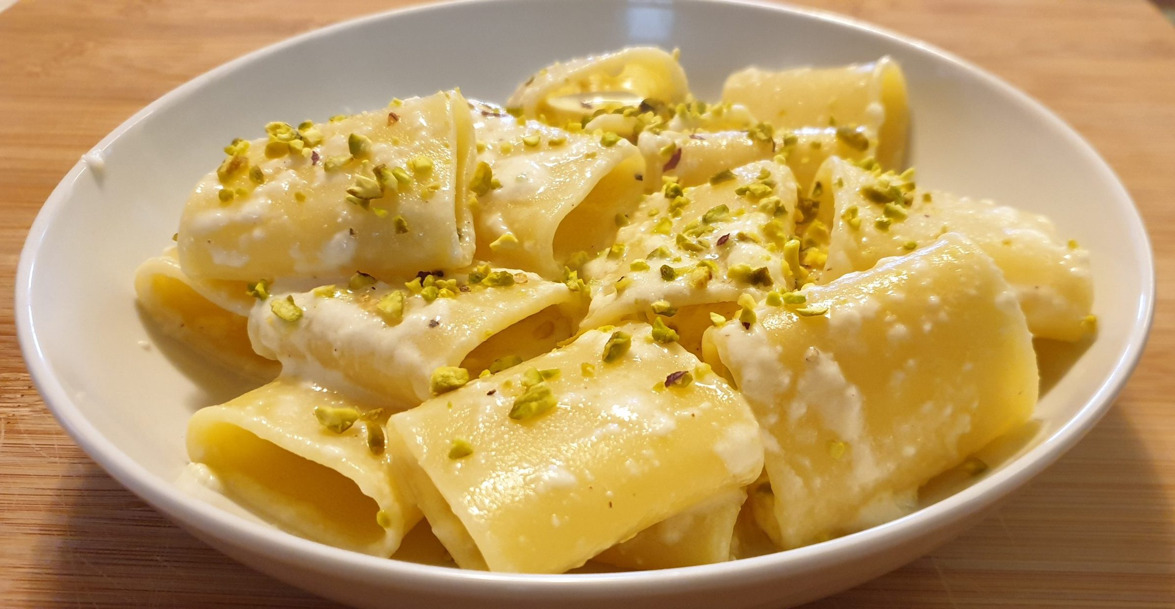 Paccheri caciocavallo e pistacchi