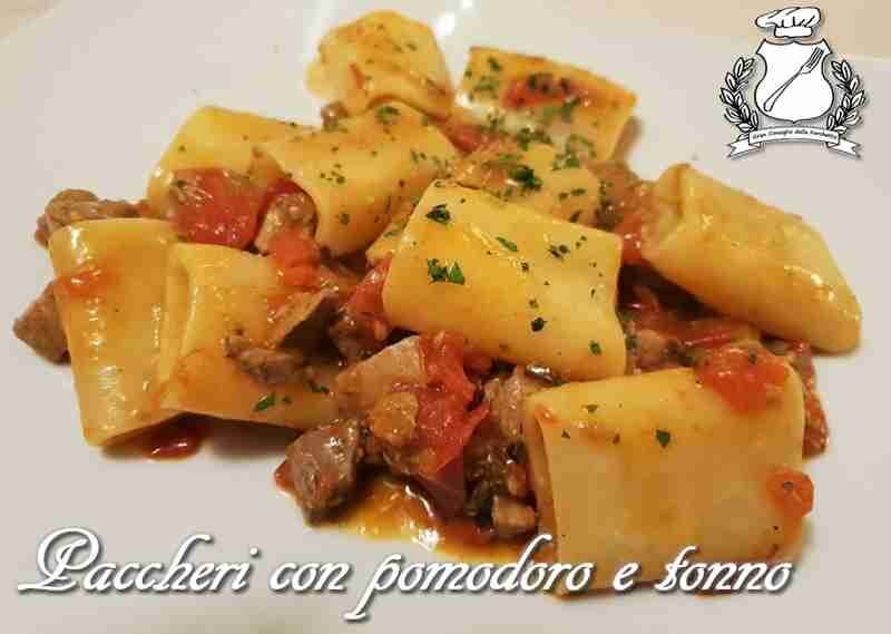 Paccheri con pomodoro e tonno fresco