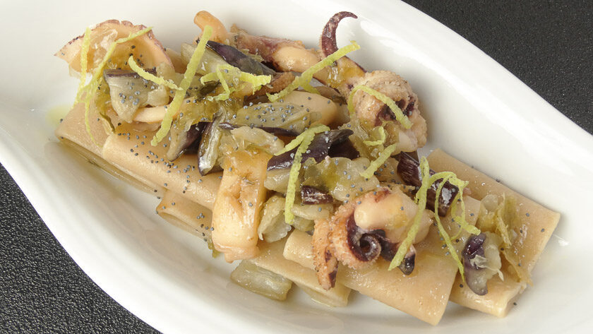 Paccheri in bianco con seppie e melanzane