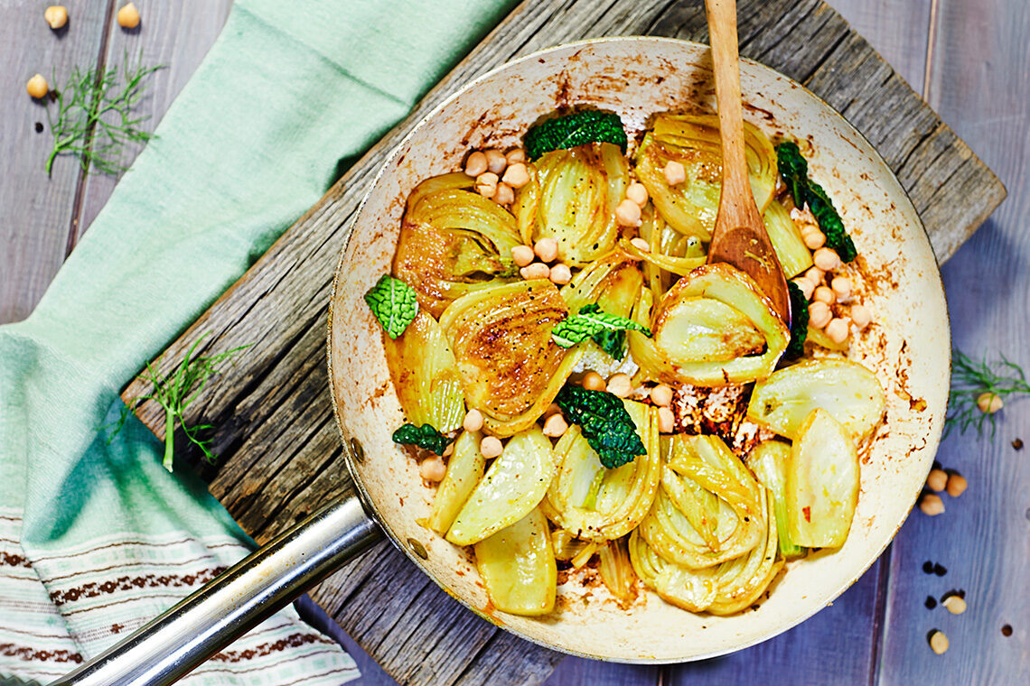Padellata di finocchi e ceci alla curcuma