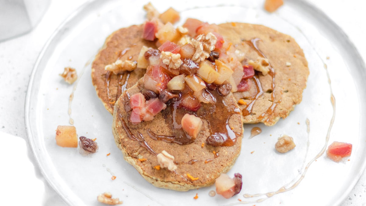 Pancakes di avena alle mele