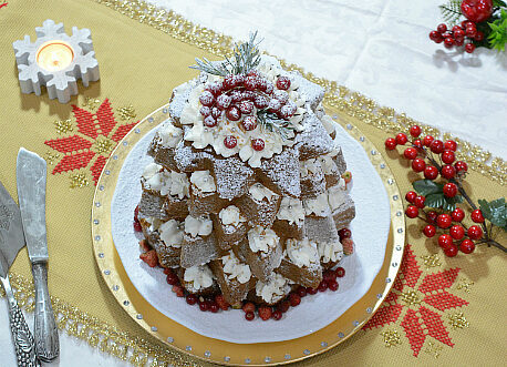 Pandoro con crema al mascarpone e amaretti