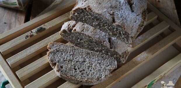 Pane ai semi con lievito madre