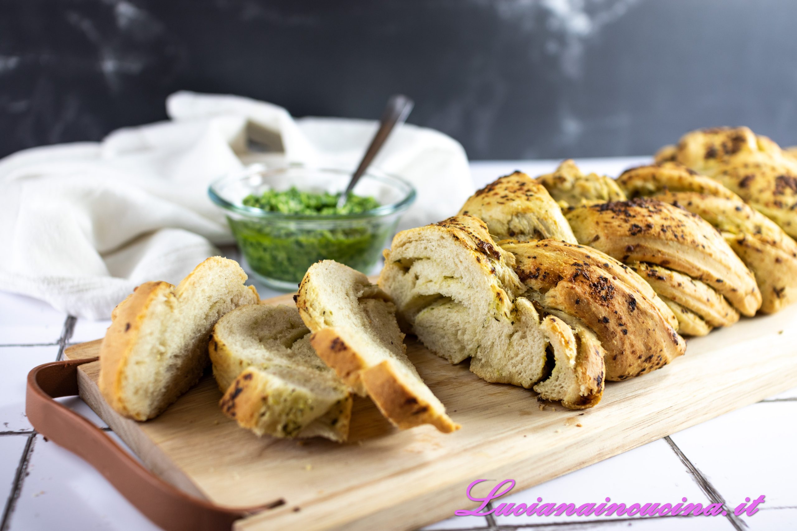 Pane all’aglio orsino