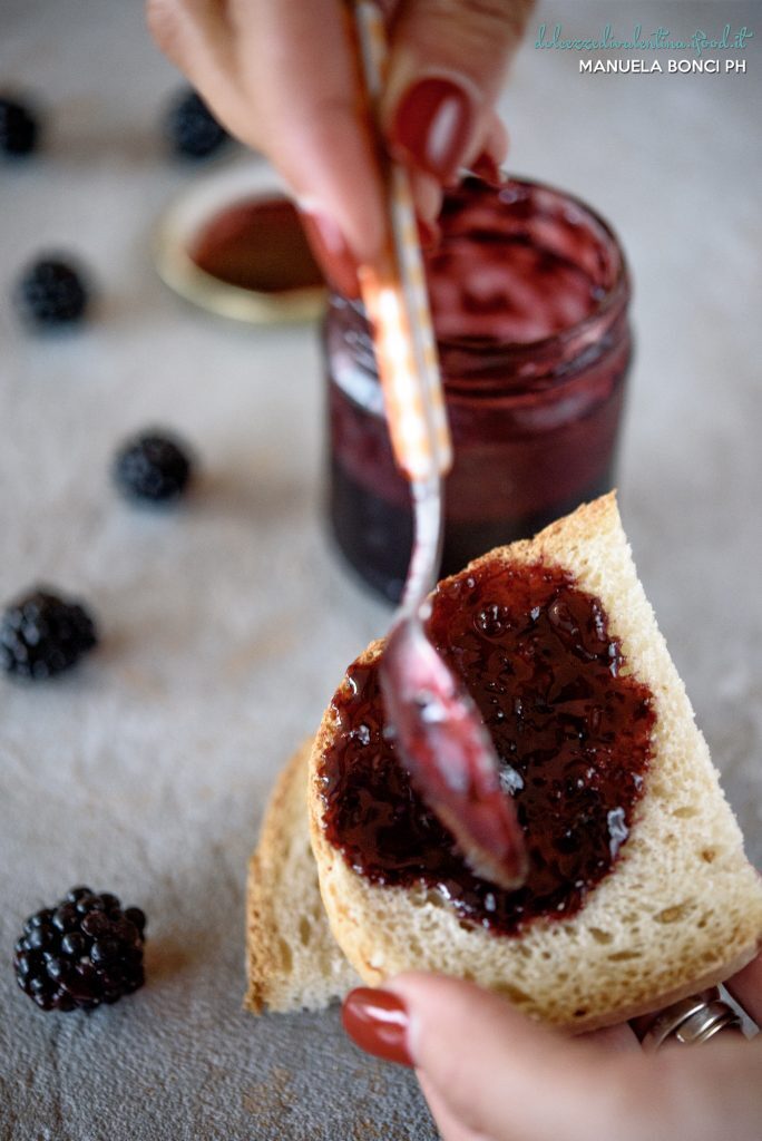 Pane e marmellata di more