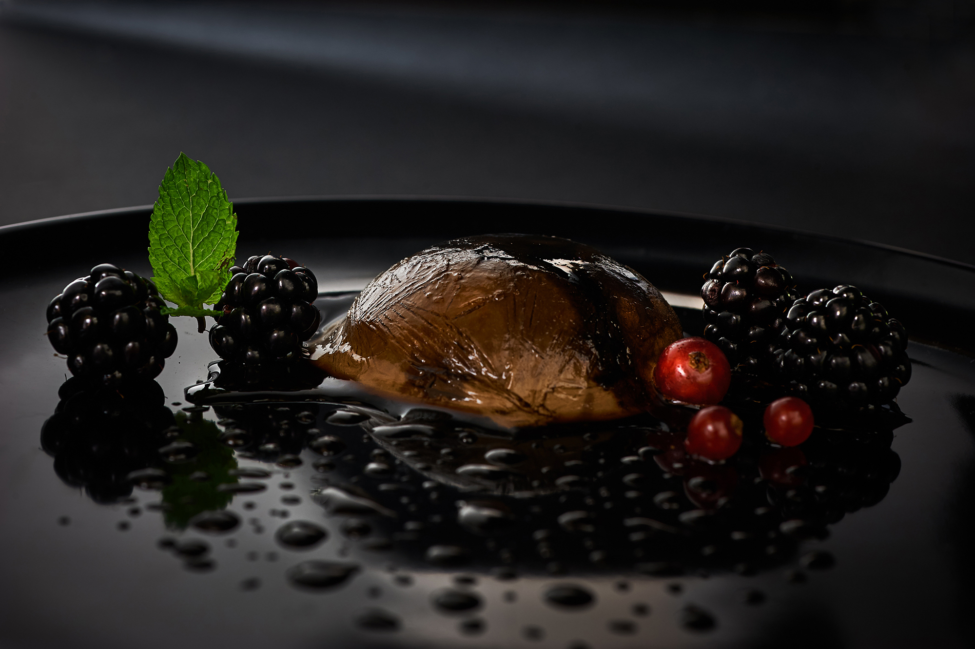Panna cotta alla liquirizia e salsa al cioccolato