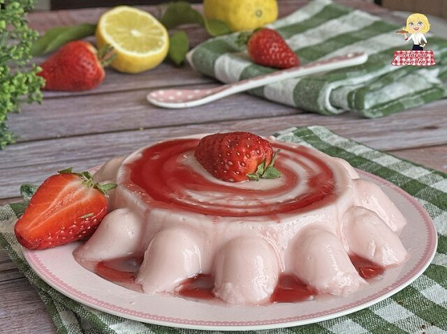 Panna cotta con fragole