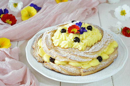 Paris-brest o zeppolone con crema pasticcera