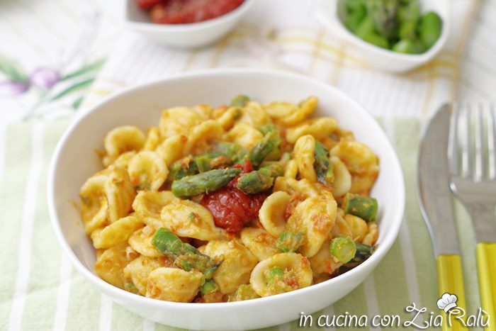 Pasta asparagi e pomodori secchi sott’olio