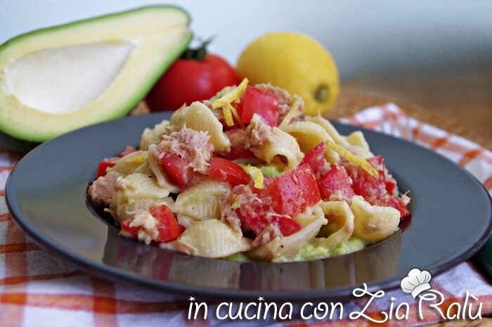 Pasta avocado tonno pomodoro e limone