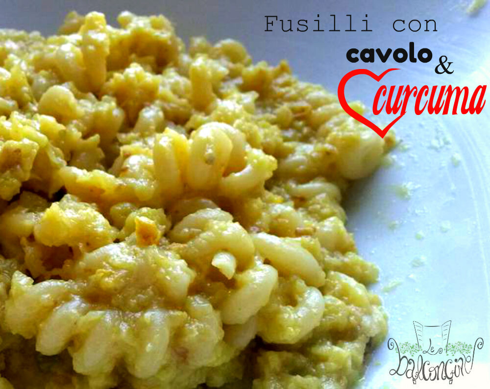 Pasta con cavolo e curcuma