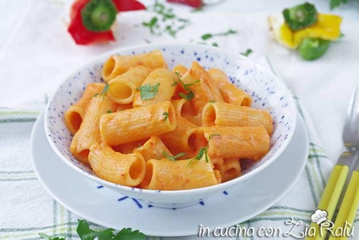 Pasta con crema di peperoni