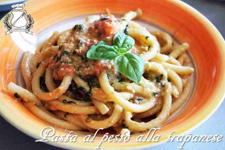 Pasta con il pesto alla trapanese