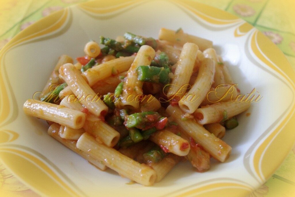 Pasta con le punte di asparagi