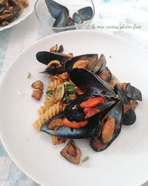 Pasta con melanzane e cozze facilissima senza glutine