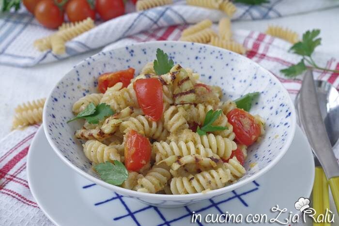 Pasta con melanzane grigliate in crema