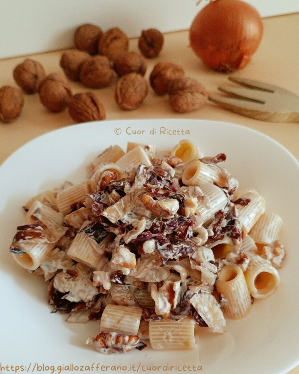 Pasta con radicchio e noci