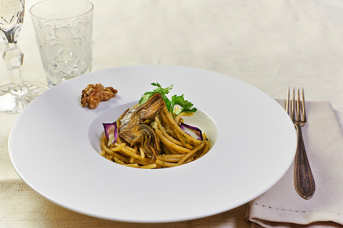 Pasta con sugo ai carciofi