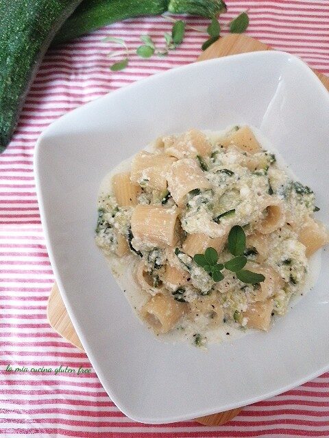 Pasta con zucchine e ricotta senza glutine pronta in 25 minuti.