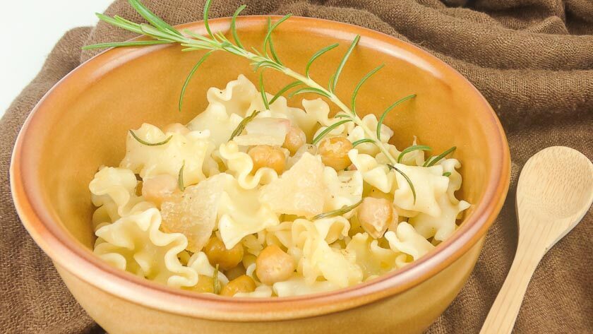 Pasta e ceci alla napoletana: ricetta della tradizione