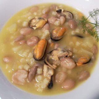 Pasta e fagioli con le cozze