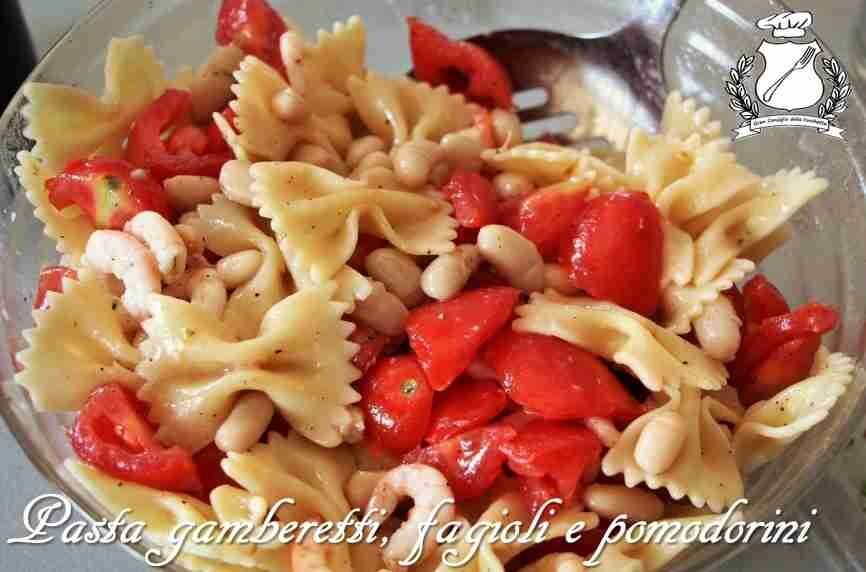 Pasta fredda con gamberetti, fagioli e pomodorini