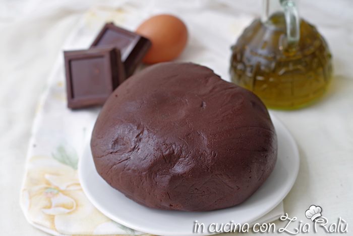 Pasta frolla al cioccolato fondente senza burro