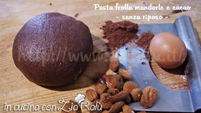 Pasta frolla alle mandorle e cacao – senza riposo
