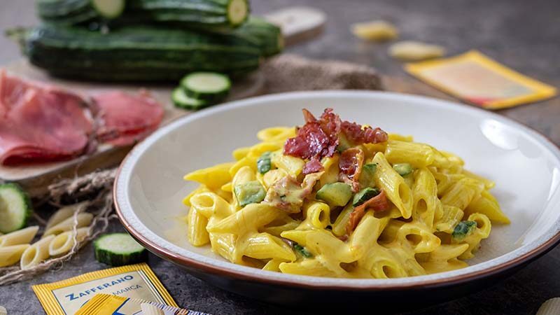 Pasta risottata zucchine, speck e zafferano