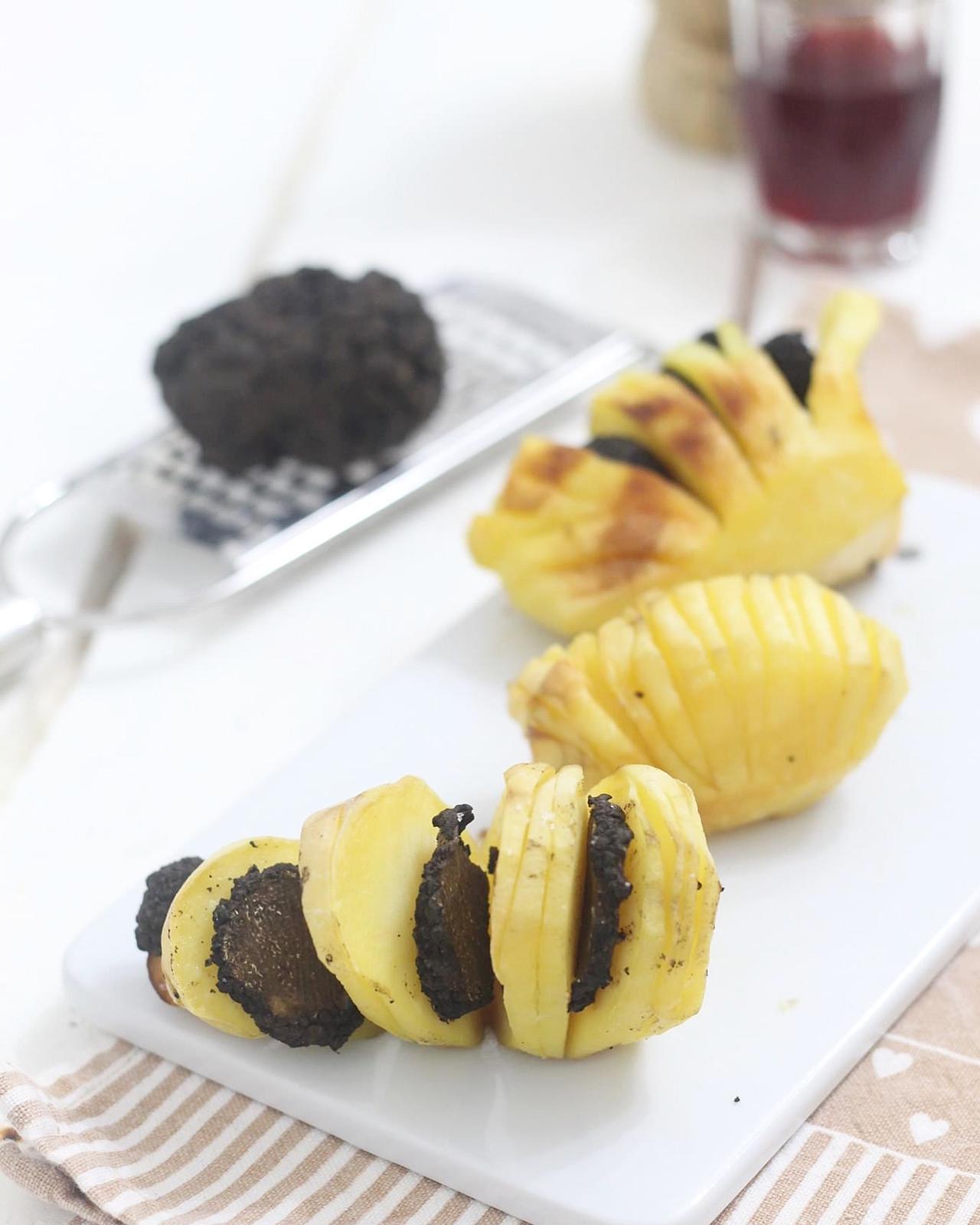 Patate ripiene di tartufo al forno