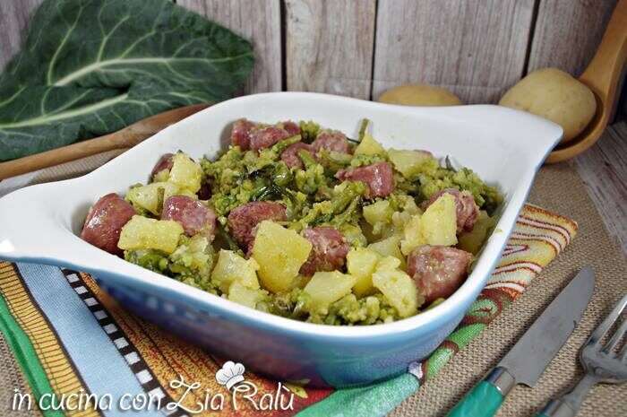 Patate salsiccia e broccolo romano al forno