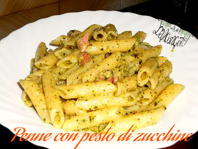 Penne con pesto di zucchine