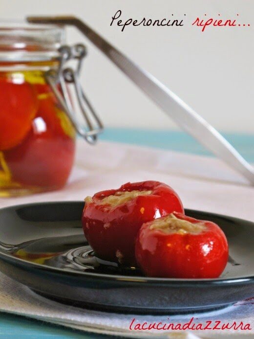 Peperoncini ripieni sottolio!e il mio primo shoowcooking!!!