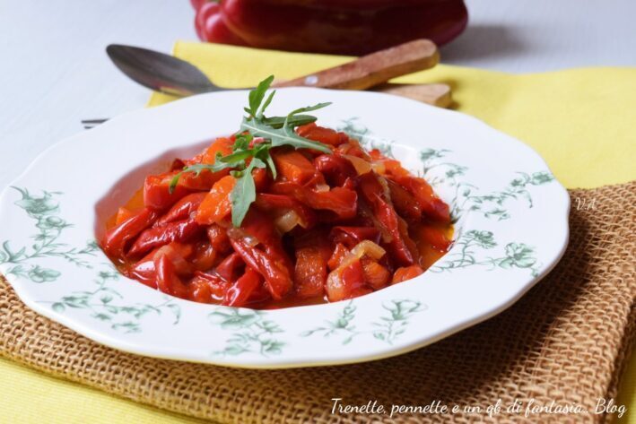 Peperoni in agrodolce: il contorno saporito che conquista al primo assaggio