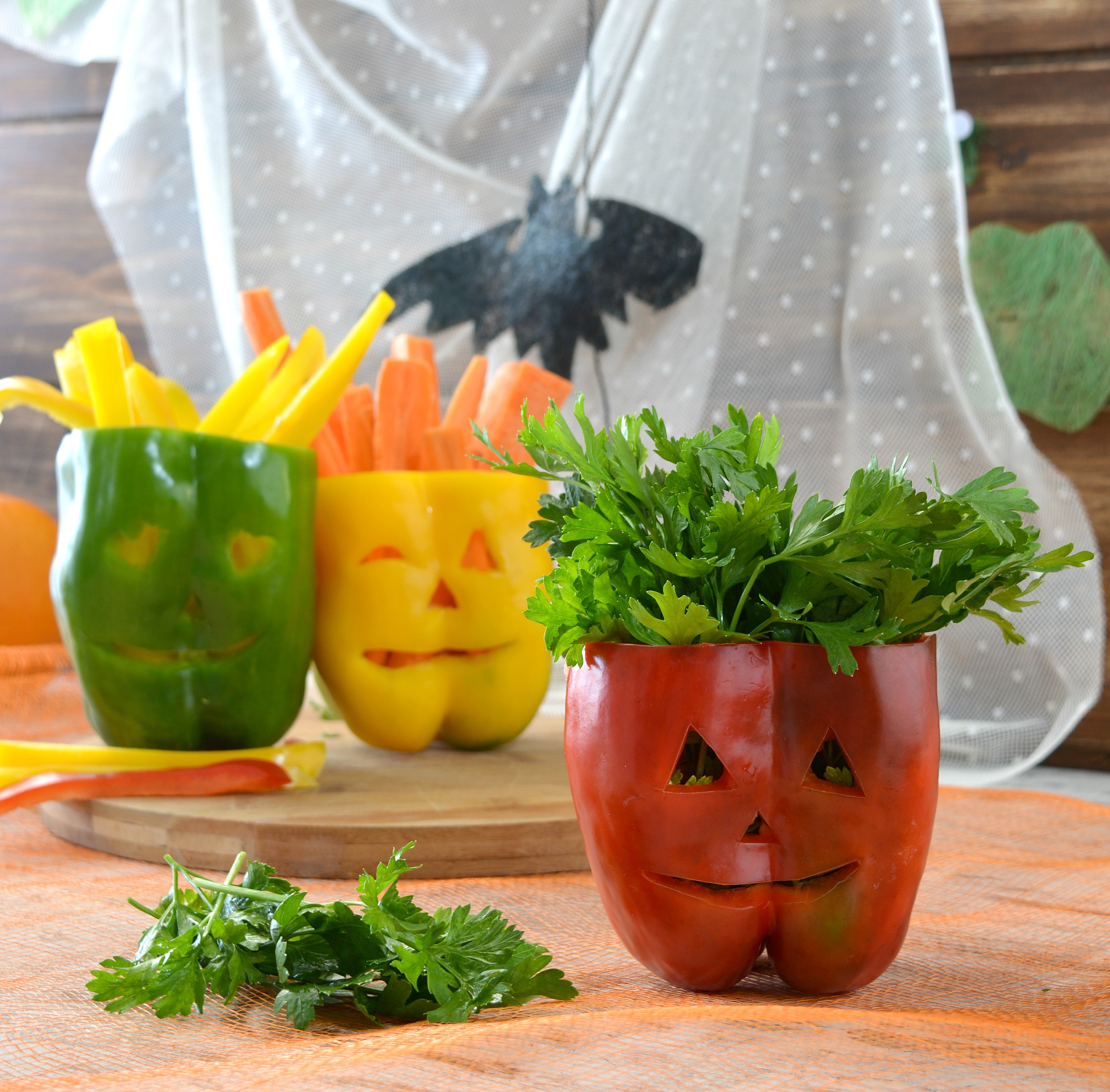 Peperoni intagliati di halloween
