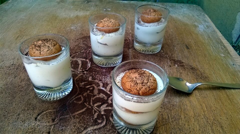 Pesche ripiene al bicchiere