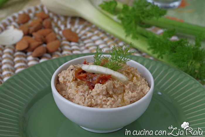 Pesto di finocchi e pomodori secchi