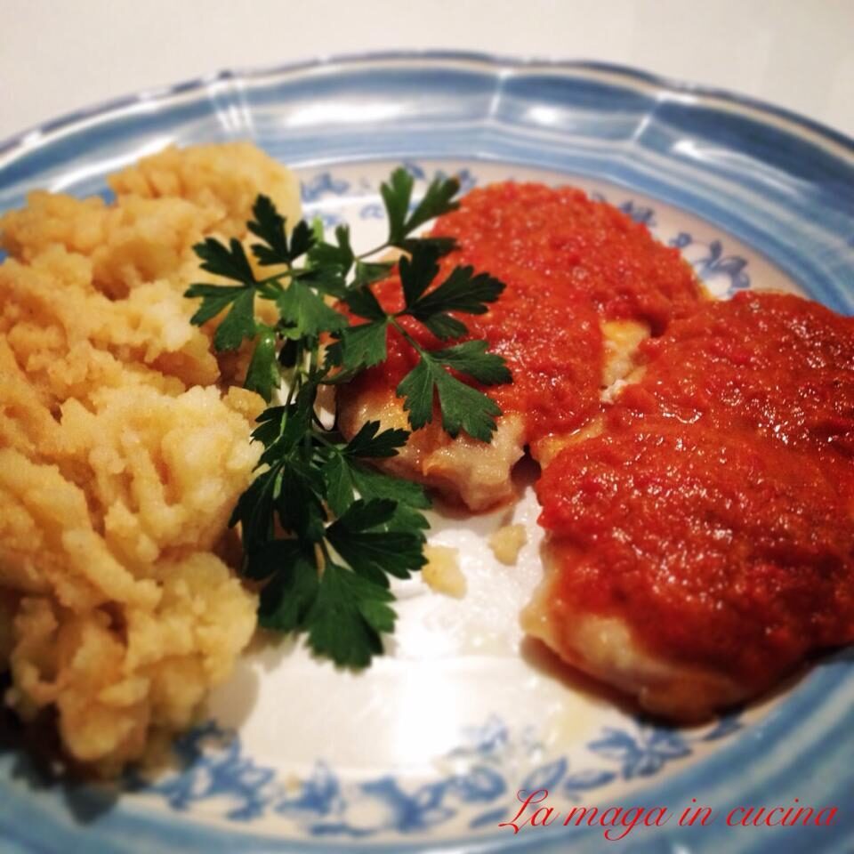 Petto di pollo con crema di peperoni