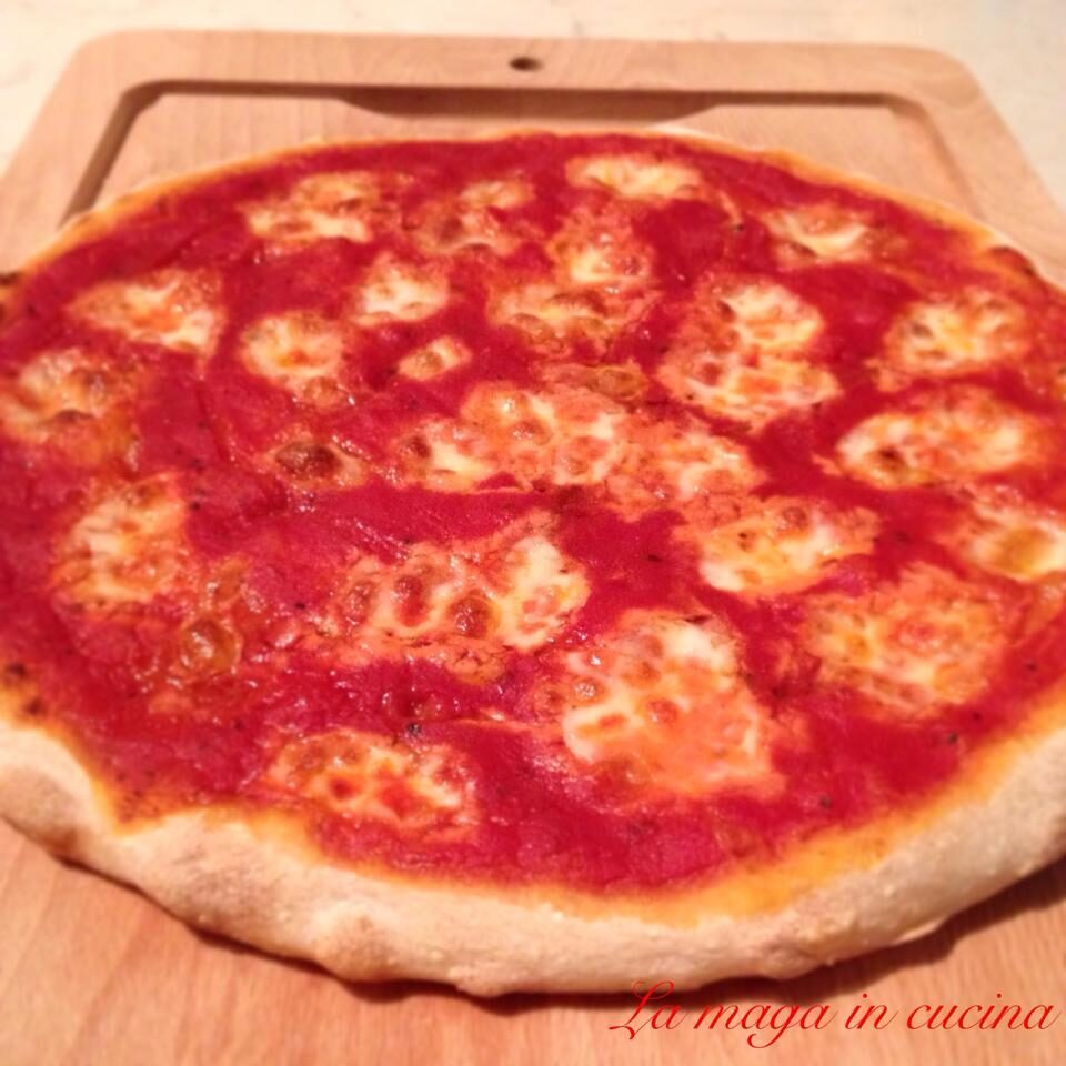 Pizza al piatto con lievito madre