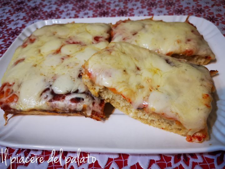 Pizza alta e soffice