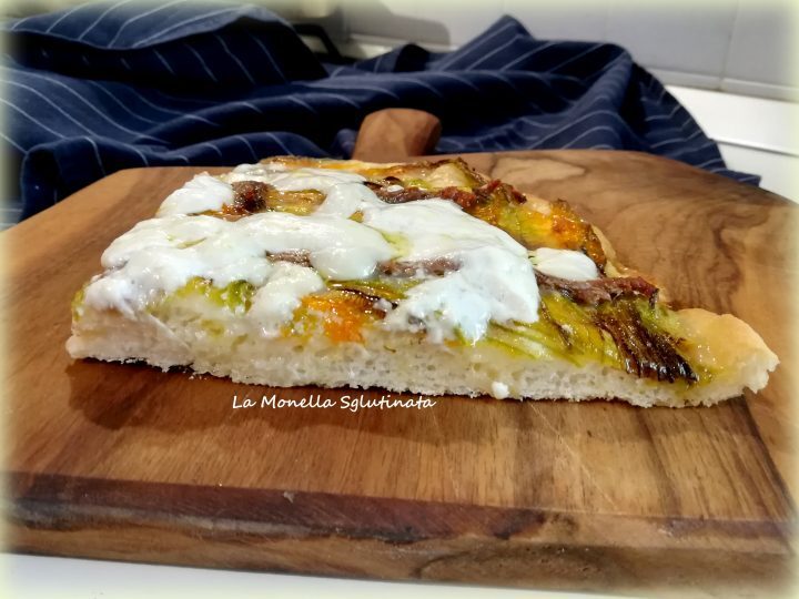 Pizza bianca con fiori di zucca,burrata e acciughe