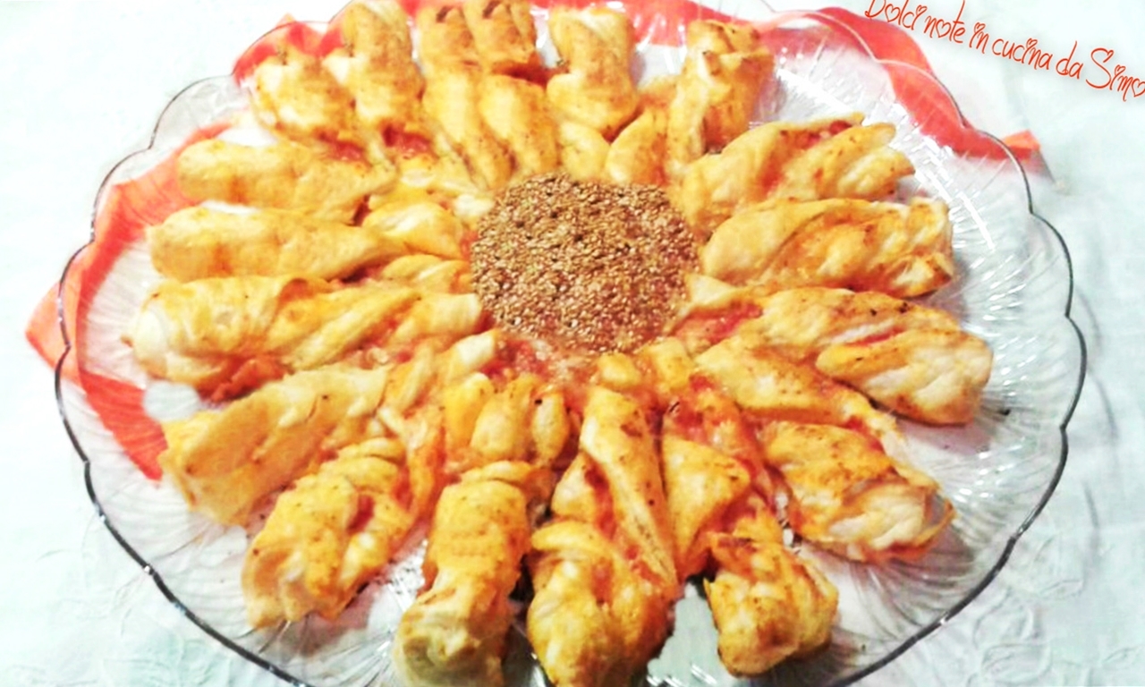 Pizza girasole di sfoglia
