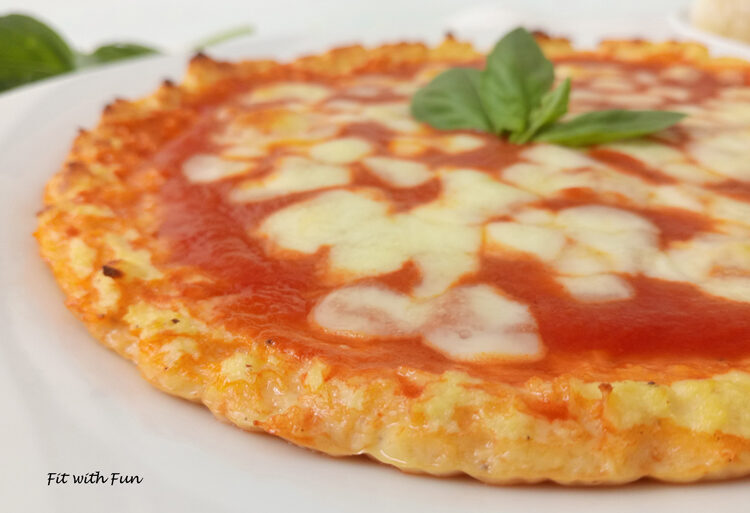 Pizza margherita con base di cavolfiore – light & gluten free