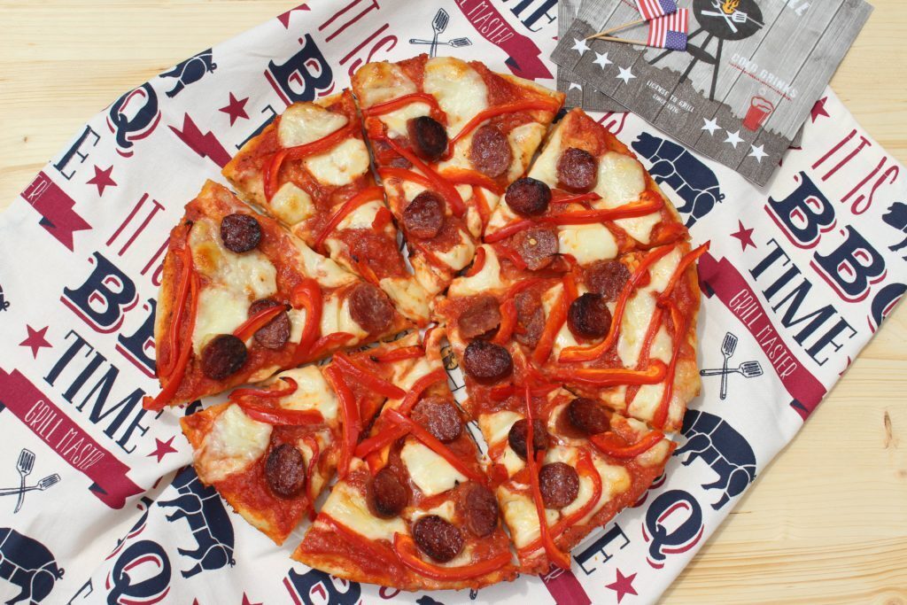 Pizza salame e peperoni