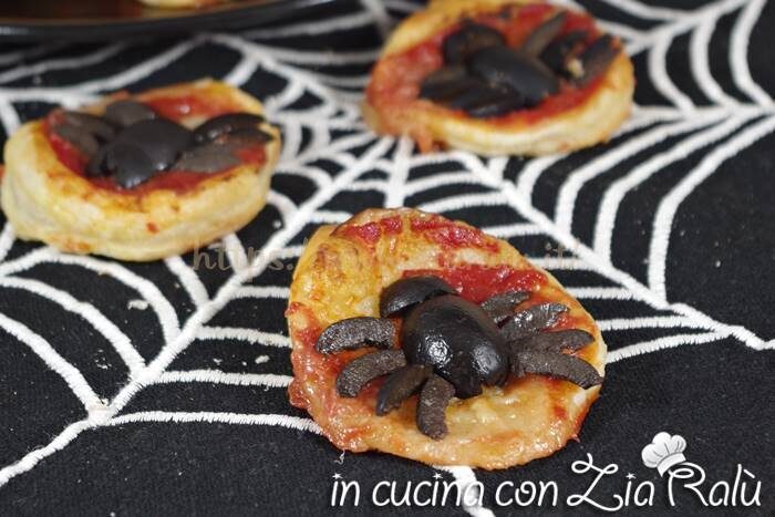 Pizzette ragno – antipasto per halloween